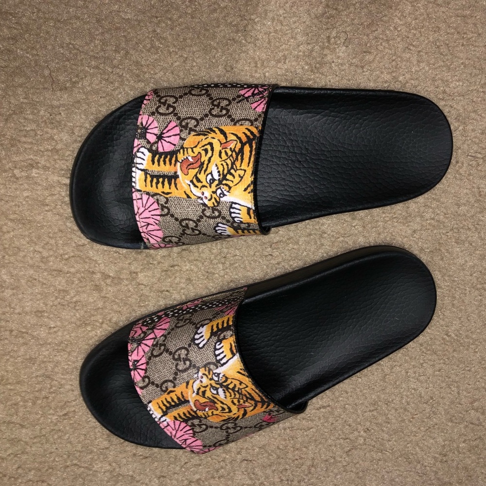 Gucci Pursuit Bengal Slides